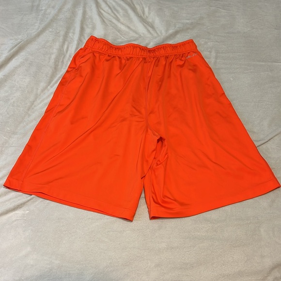 Medium orange Nike Dri-Fit shorts - Picture 3 of 3